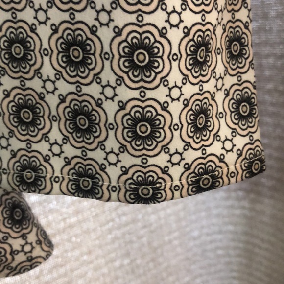 Ann Taylor Brown and Cream Mandala blouse Size L - Picture 8 of 8